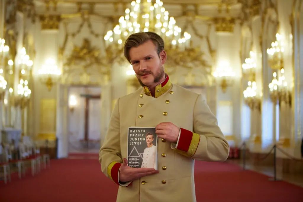 Kaiser Franz Junior im Prunksaal